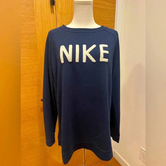 NIKE | Womens | Crewneck Sweatshirt| Large | Embroidered Logo | Navy Blue - Picture 1 of 6